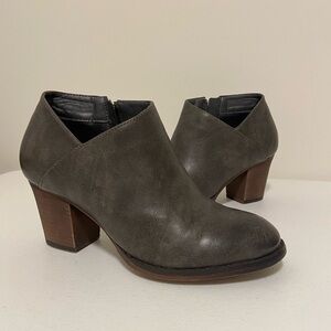 NWOT | Mata women’s heeled ankle‎ boots — size 7.5